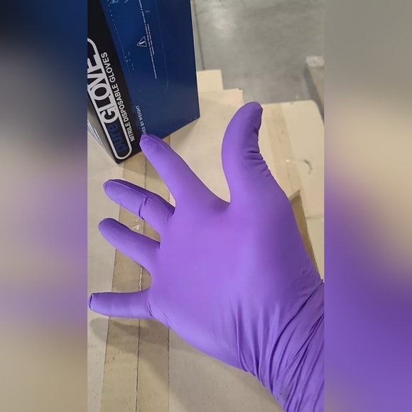 Gloves - Picture 2 of 5